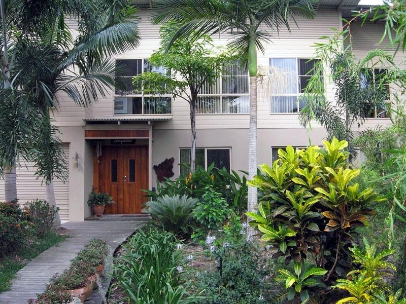 Clifton Beach QLD 4879