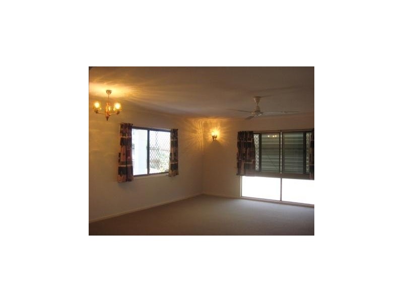 Manunda QLD 4870