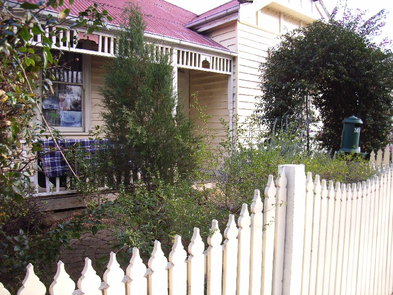 25 Waratah Street, Geelong West VIC 3218