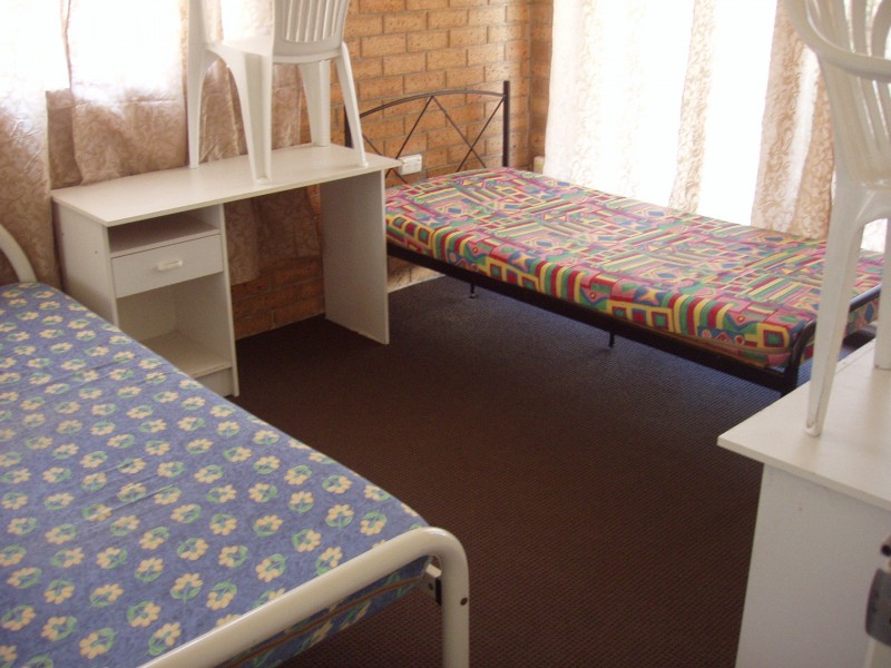 1/8 AUBURN TERRACE, Indooroopilly QLD 4068