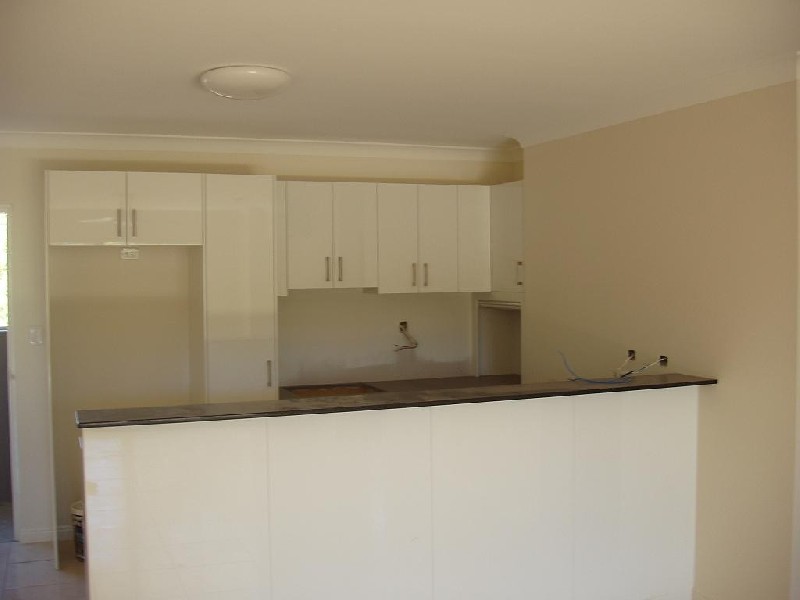 2/19 VINCENT STREET, Indooroopilly QLD 4068