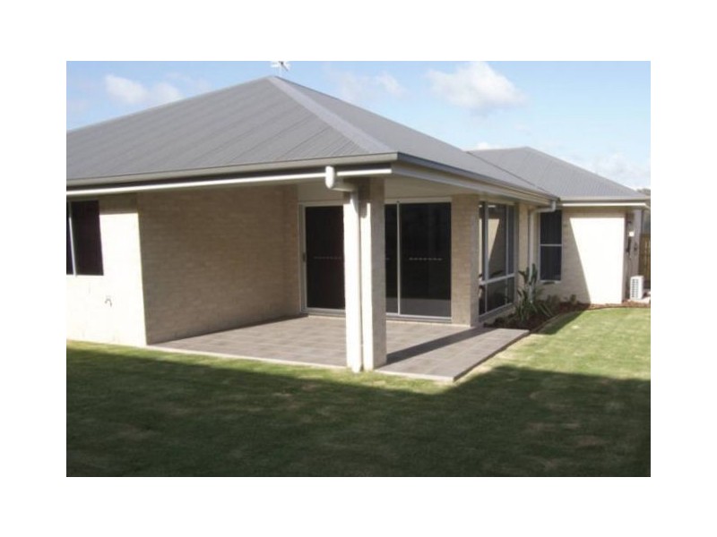 6 Faraday Cr, Pacific Pines QLD 4211