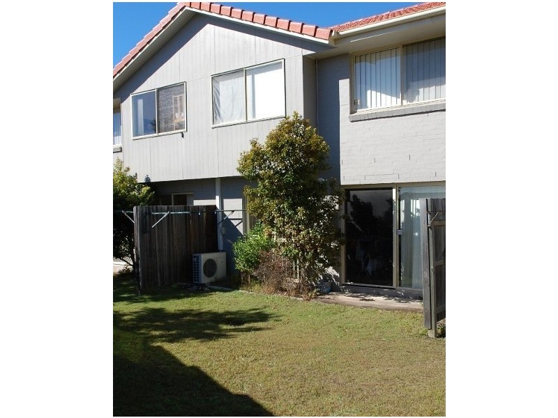 3 Arundel Drive, Arundel QLD 4214