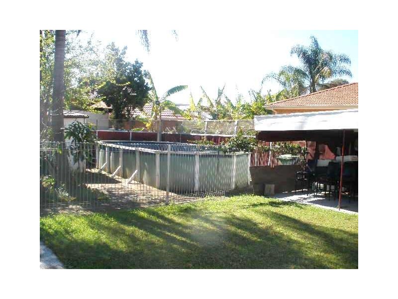 Fairfield West NSW 2165