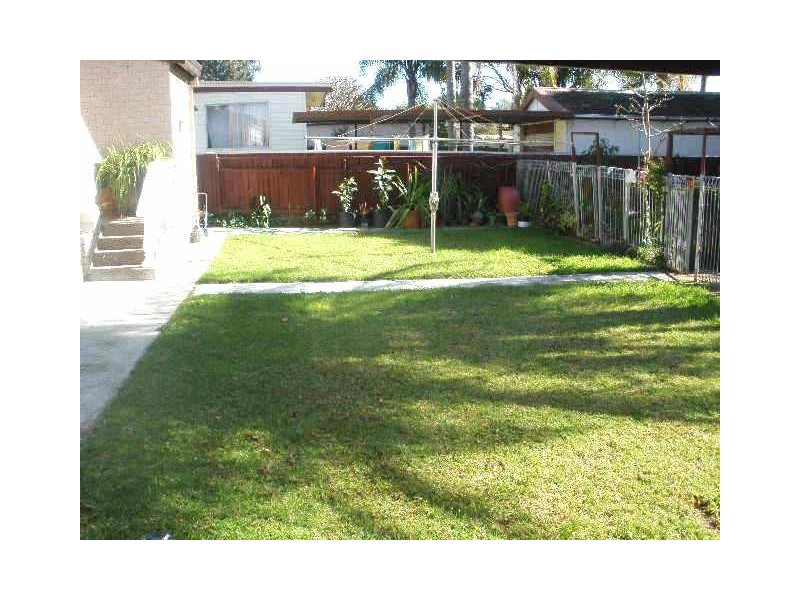 Fairfield West NSW 2165
