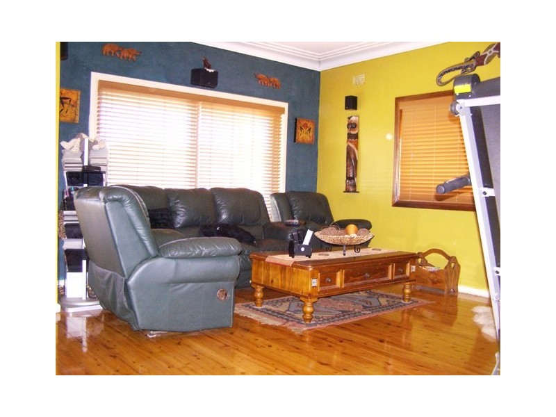 72 STELLA STREET, Fairfield Heights NSW 2165