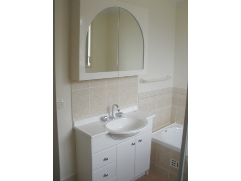 21B ST HELEN CLOSE, West Hoxton NSW 2171