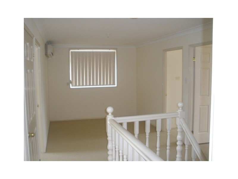 21B ST HELEN CLOSE, West Hoxton NSW 2171