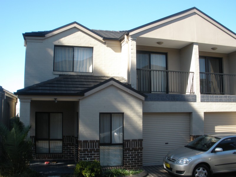 8/6-10 LIGAR STREET, Fairfield Heights NSW 2165