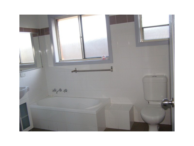 72 RAILWAY PDE, Canley Vale NSW 2166