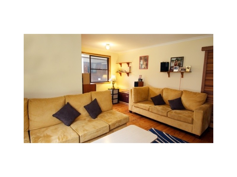 12 ELDERSHAW ROAD, Edensor Park NSW 2176