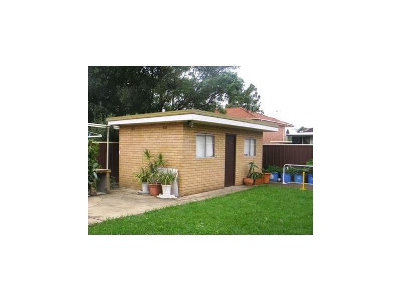 Fairfield West NSW 2165