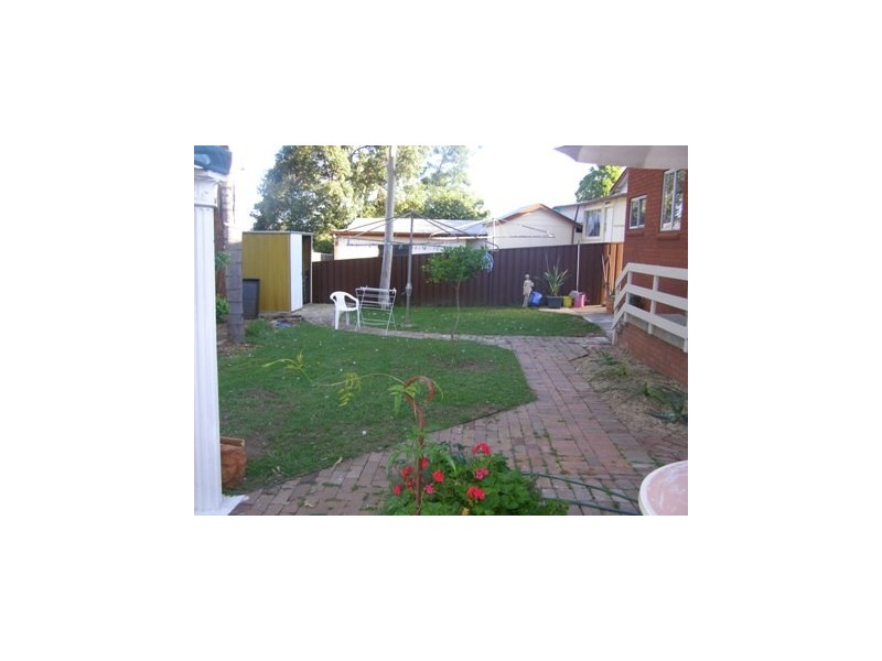 Fairfield West NSW 2165