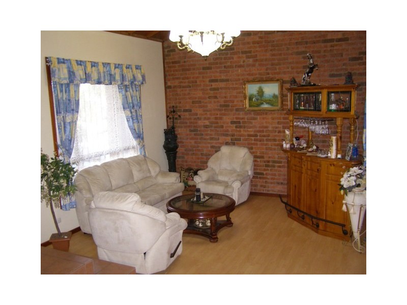 Edensor Park NSW 2176
