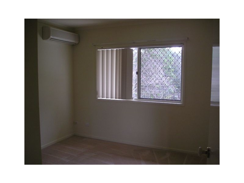 4/140 Carmody Rd, St Lucia QLD 4067