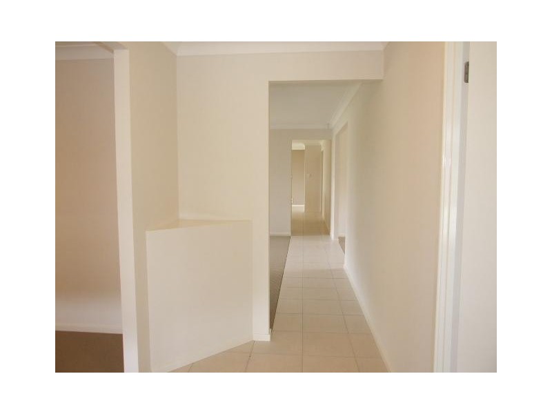 16 Sycamore Close, Calamvale QLD 4116