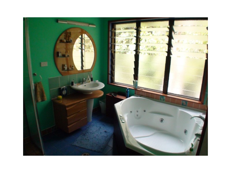 16 Howitson Drive, Mystic Sands QLD 4816