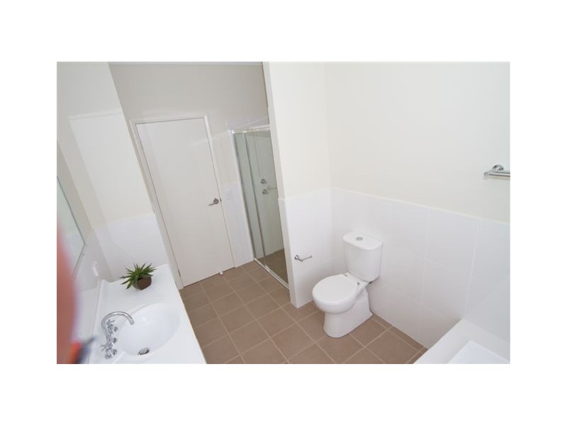 8 Broughton Avenue, Tullimbar NSW 2527