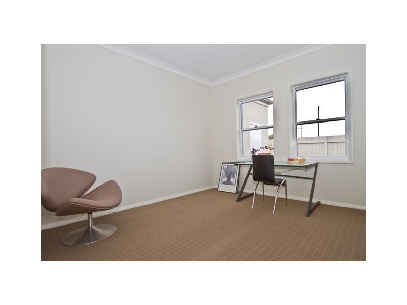 8 Broughton Avenue, Tullimbar NSW 2527