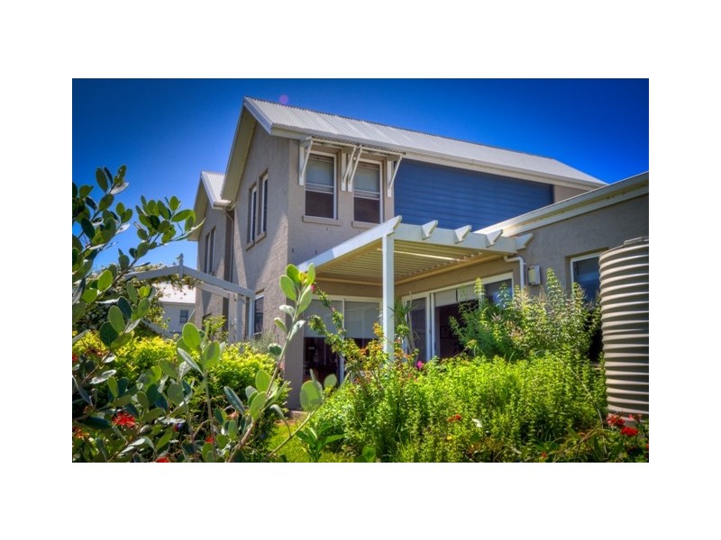 14 Broughton Ave, Tullimbar NSW 2527
