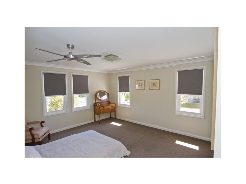 14 Broughton Ave, Tullimbar NSW 2527