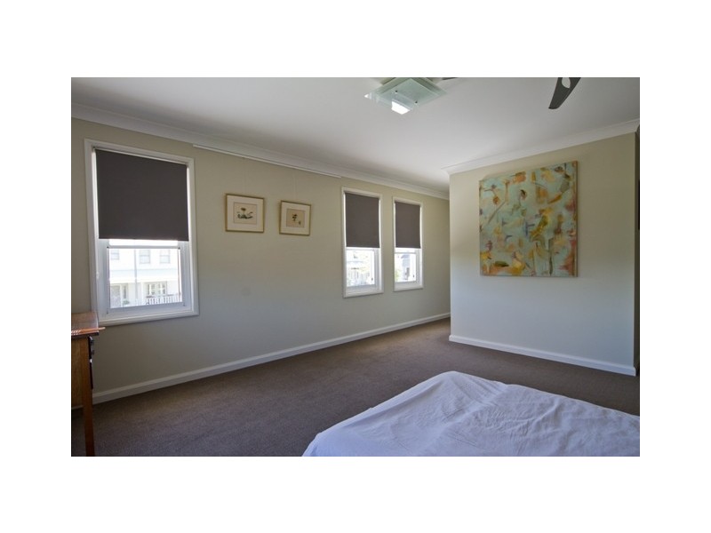 14 Broughton Ave, Tullimbar NSW 2527