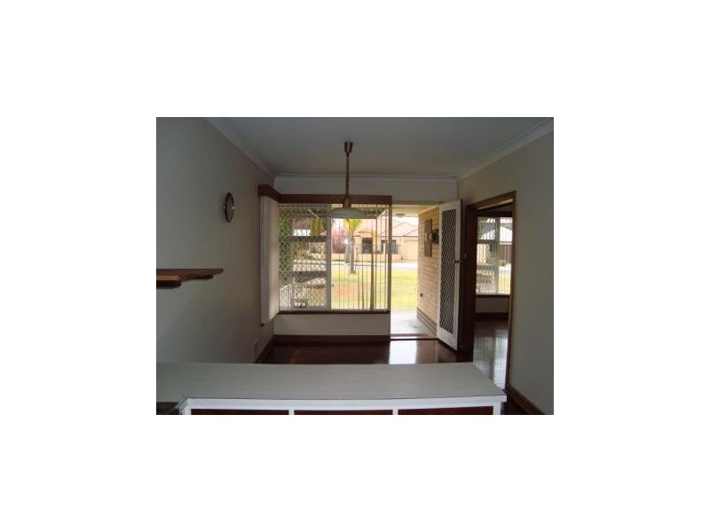 7 Hope Avenue, Salter Point WA 6152