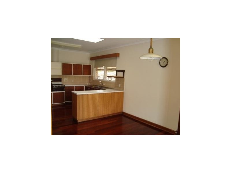 7 Hope Avenue, Salter Point WA 6152