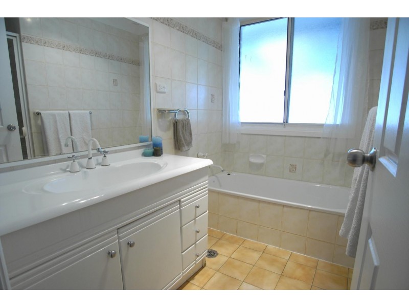 99 Isaac Smith Pde, Kings Langley NSW 2147