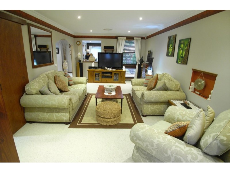 63 Hutchins Crescent, Kings Langley NSW 2147