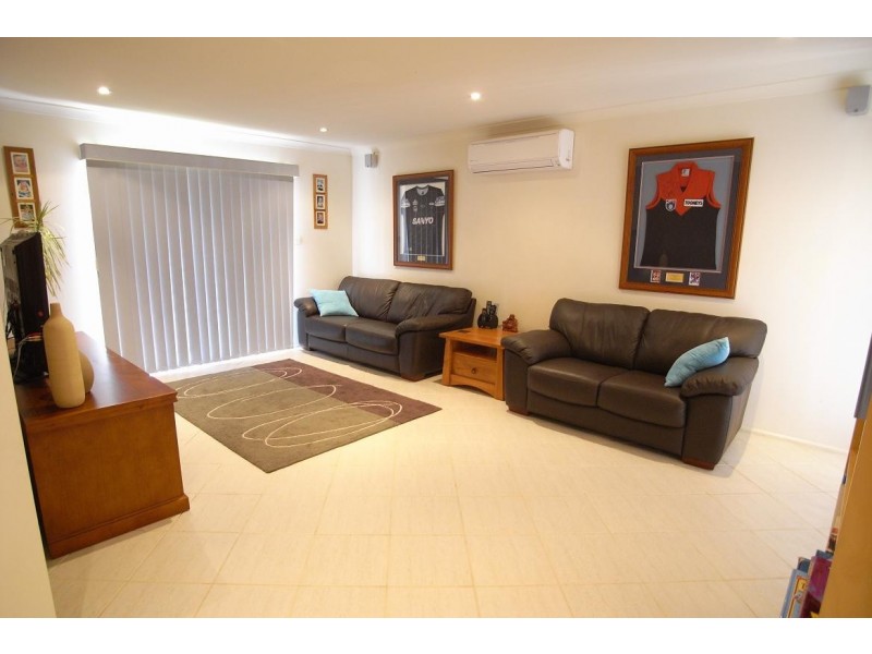 9 Parer Street, Kings Park NSW 2148