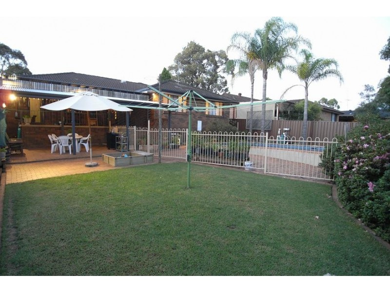 17 Cleveley Ave, Kings Langley NSW 2147