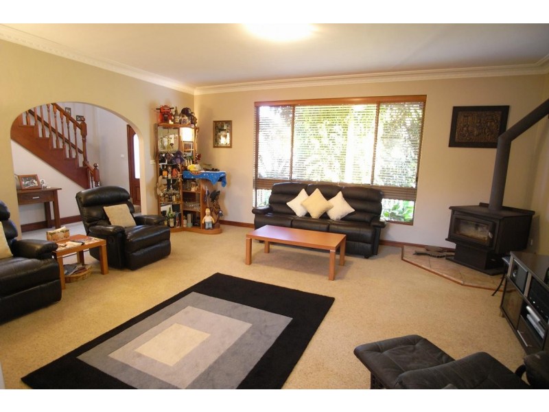 11 Hugh Place, Kings Langley NSW 2147