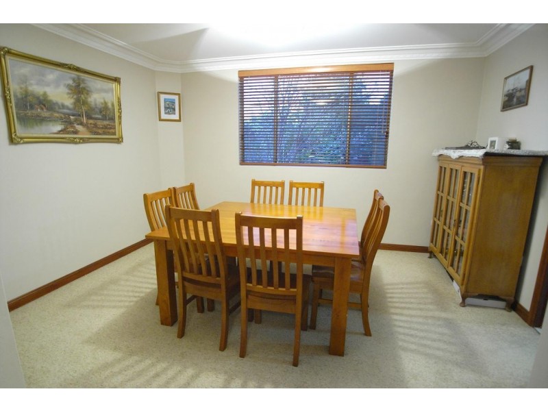 11 Hugh Place, Kings Langley NSW 2147