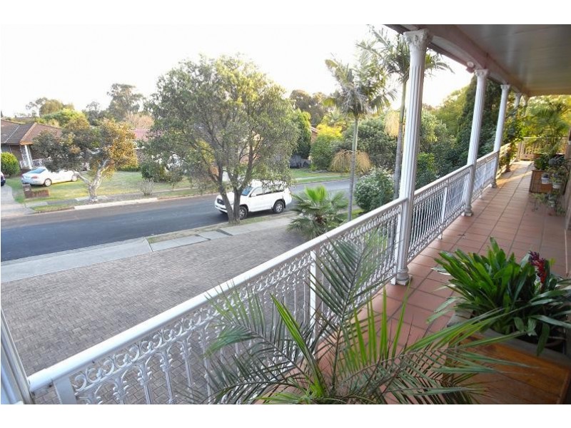 11 Hugh Place, Kings Langley NSW 2147