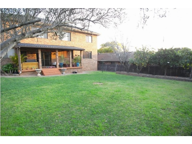 11 Hugh Place, Kings Langley NSW 2147