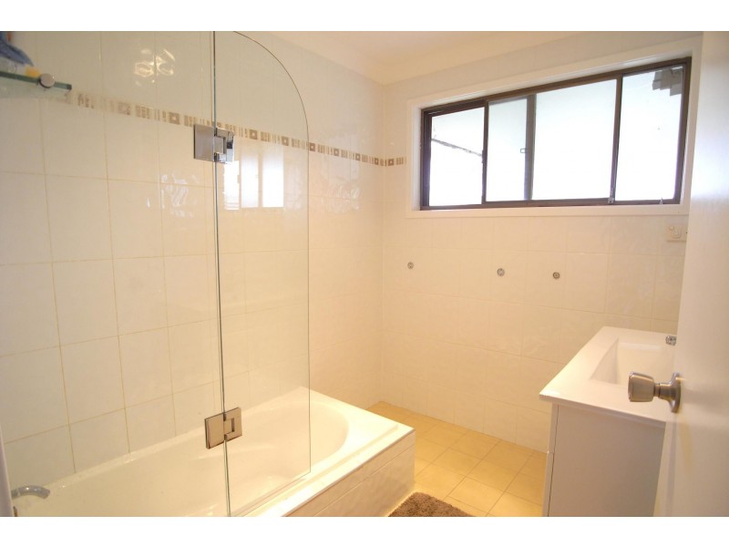 33 Lobelia Crescent, Quakers Hill NSW 2763