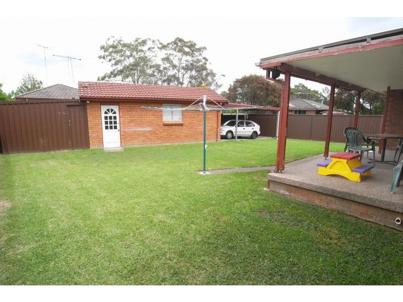 33 Lobelia Crescent, Quakers Hill NSW 2763