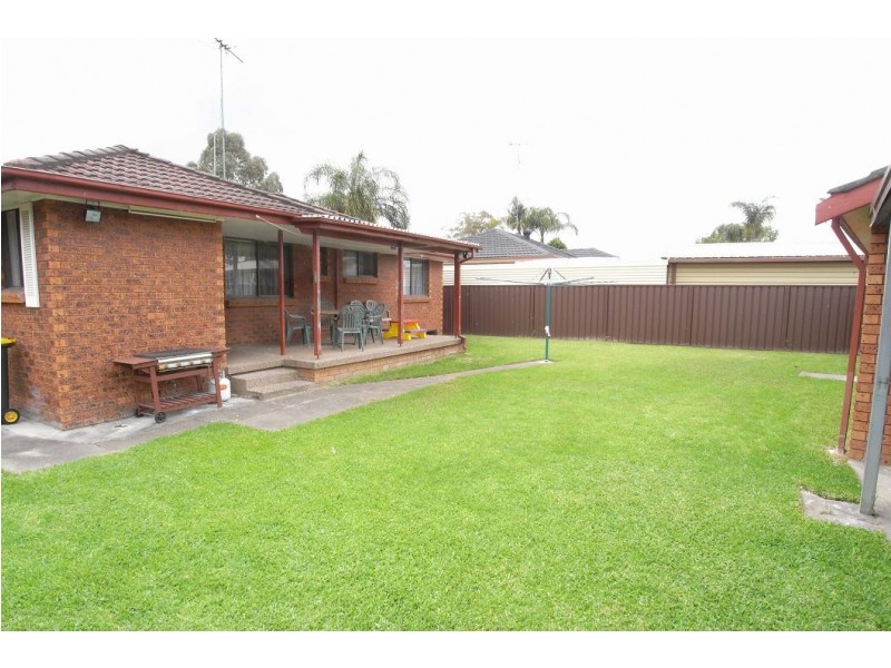 33 Lobelia Crescent, Quakers Hill NSW 2763