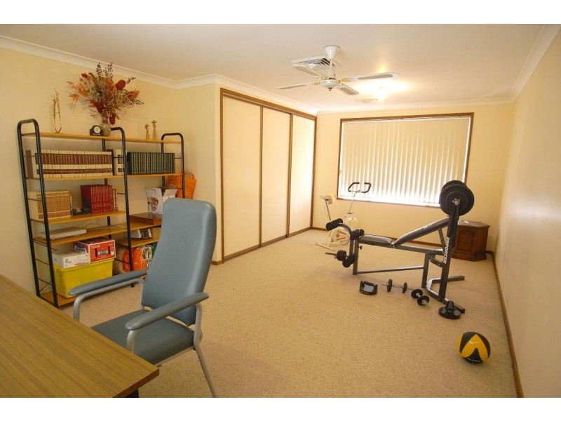 6 Hartam Street, Kings Langley NSW 2147