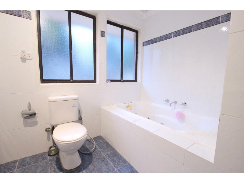 52 Plymouth Crescent, Kings Langley NSW 2147