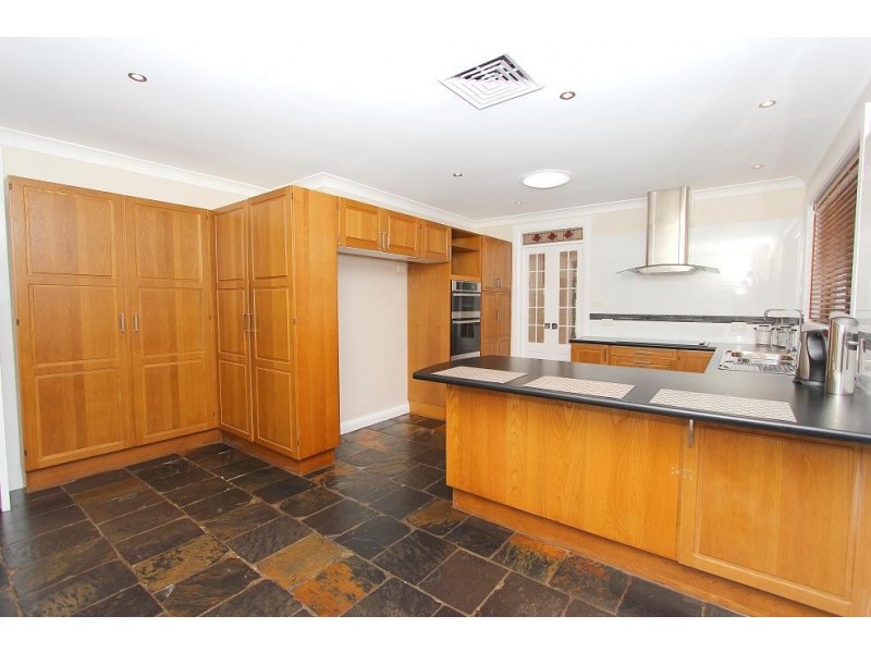 15 Ellis Place, Kings Langley NSW 2147