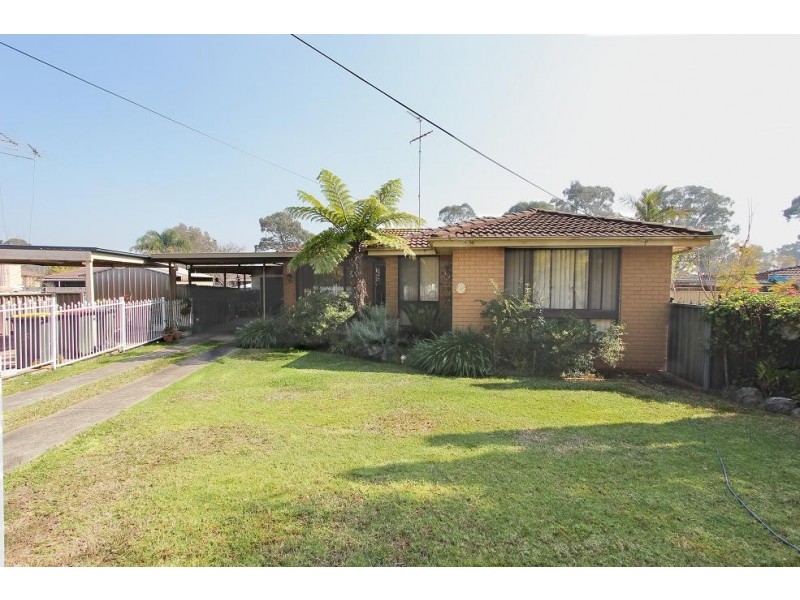 4 Gaiety Place, Doonside NSW 2767