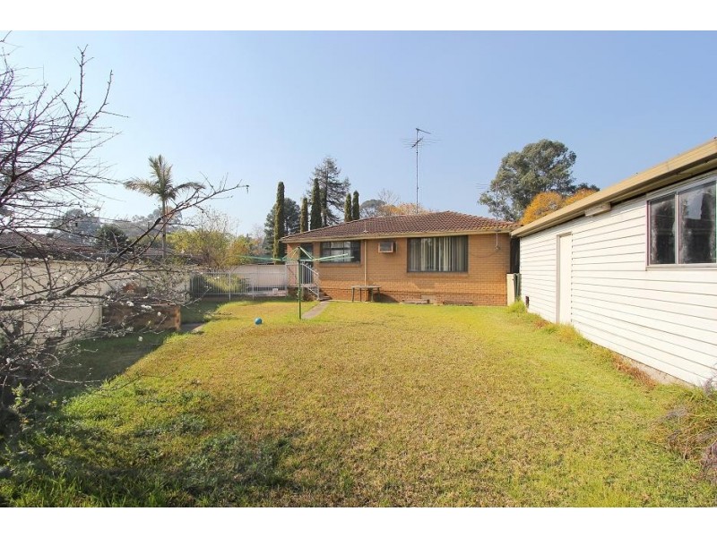 4 Gaiety Place, Doonside NSW 2767