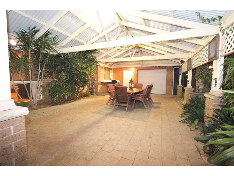 16 Shanke Crescent, Kings Langley NSW 2147