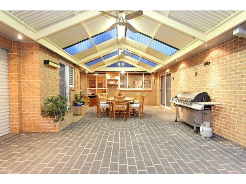 6 Brad Place, Kings Langley NSW 2147