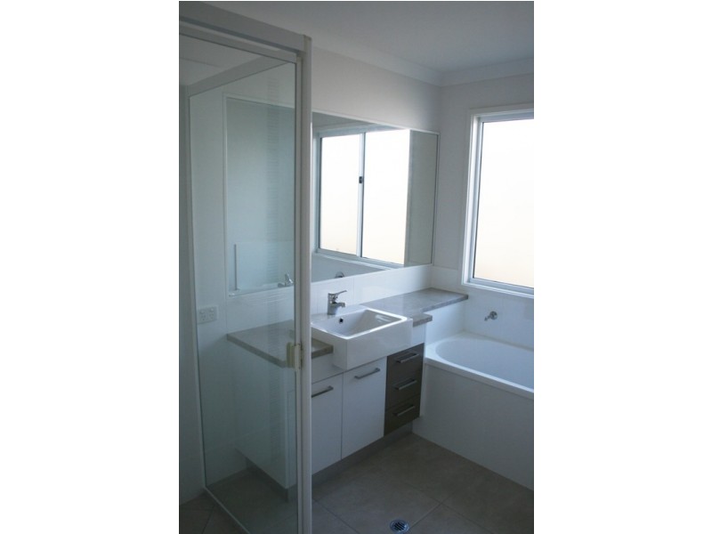 12 Cumberland Cres, Meridan Plains QLD 4551