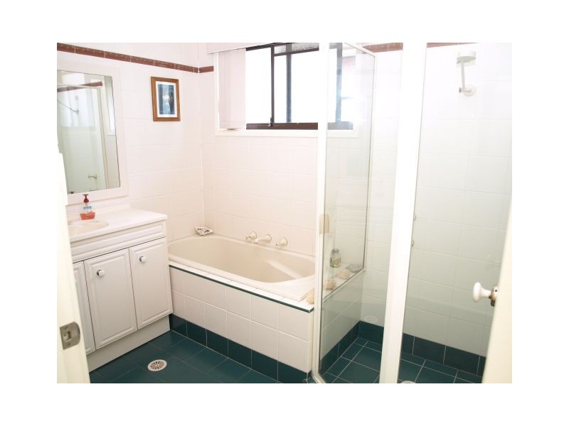 12 Hugh Pl, Kings Langley NSW 2147