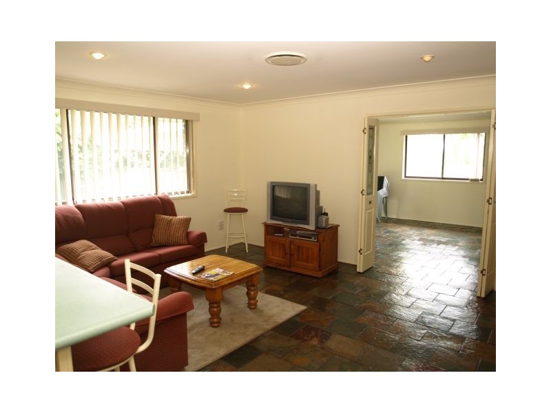 12 Hugh Pl, Kings Langley NSW 2147
