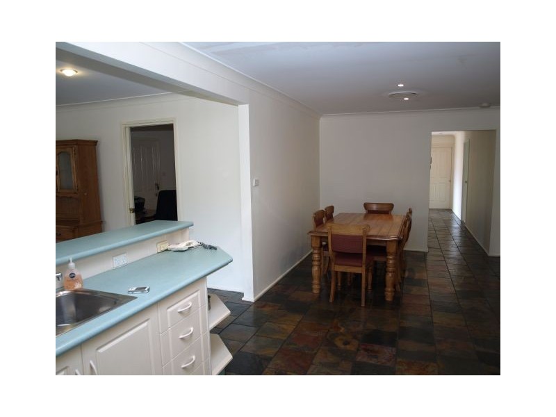 12 Hugh Pl, Kings Langley NSW 2147